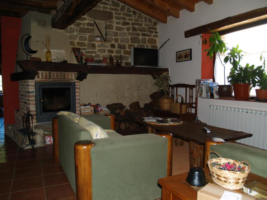 Hotel Rural Piedra Abierta San Martin de Perapertu Exterior photo